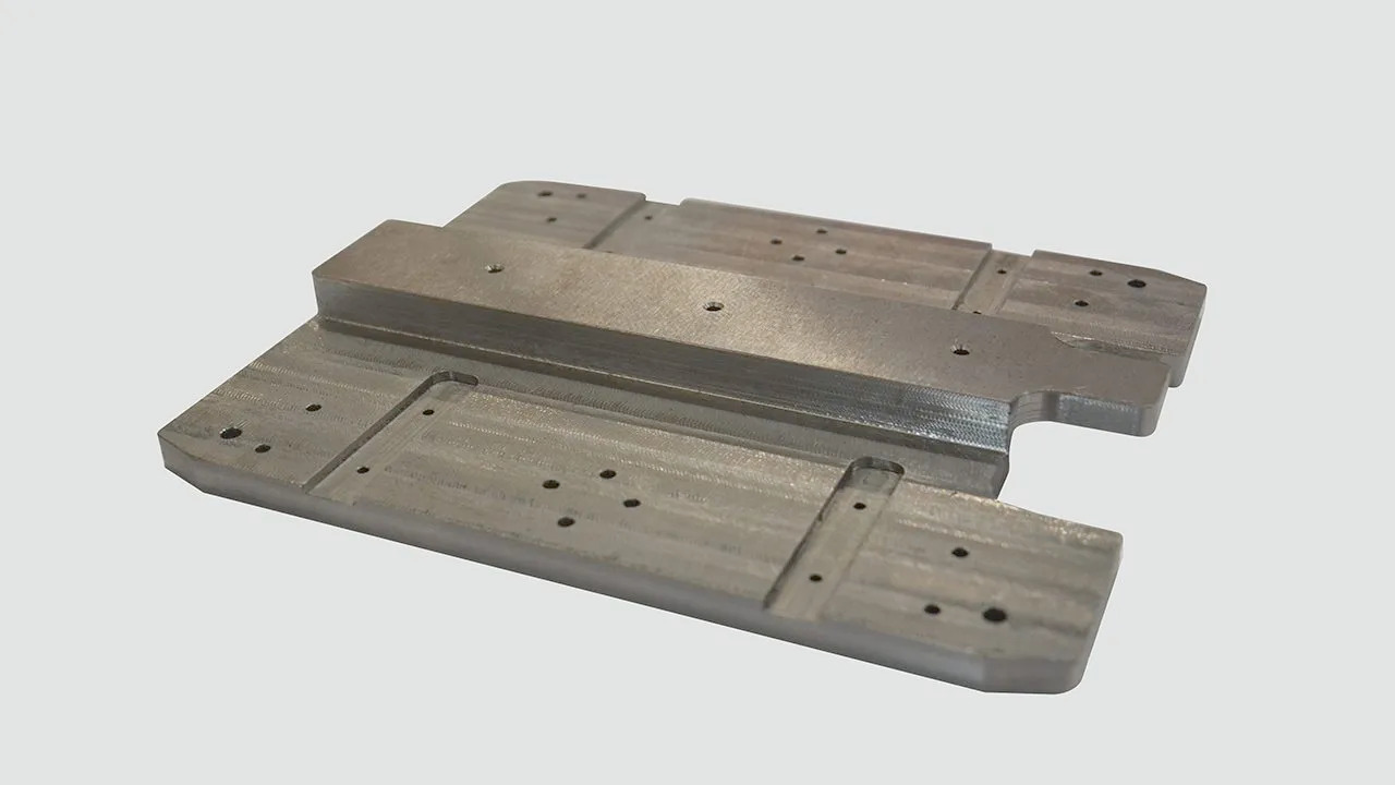 CNC обрабатывая часть