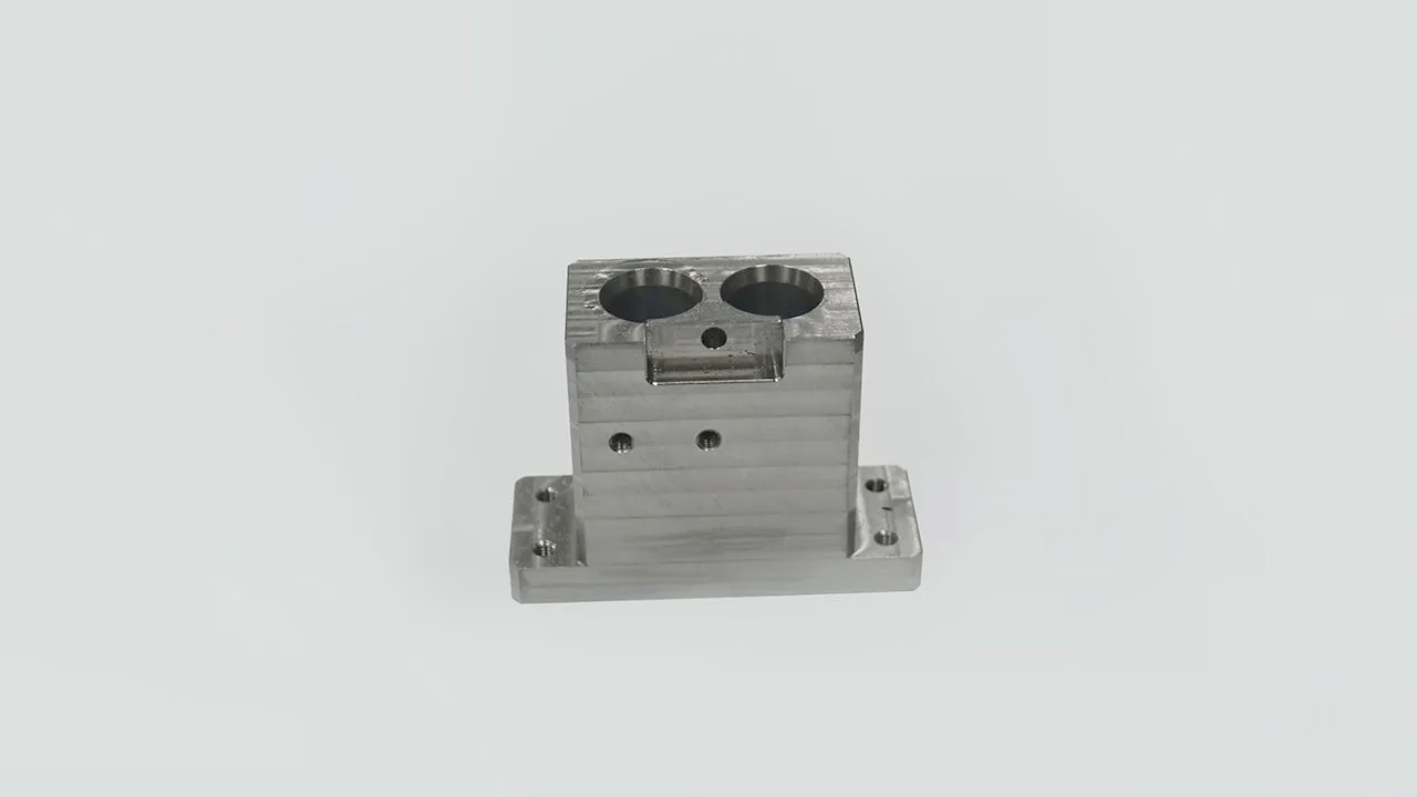 CNC обрабатывая часть
