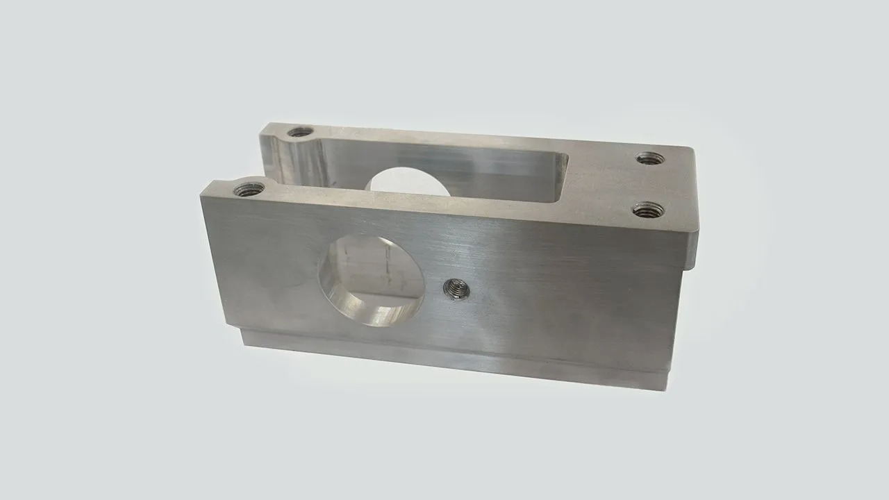 CNC обрабатывая часть